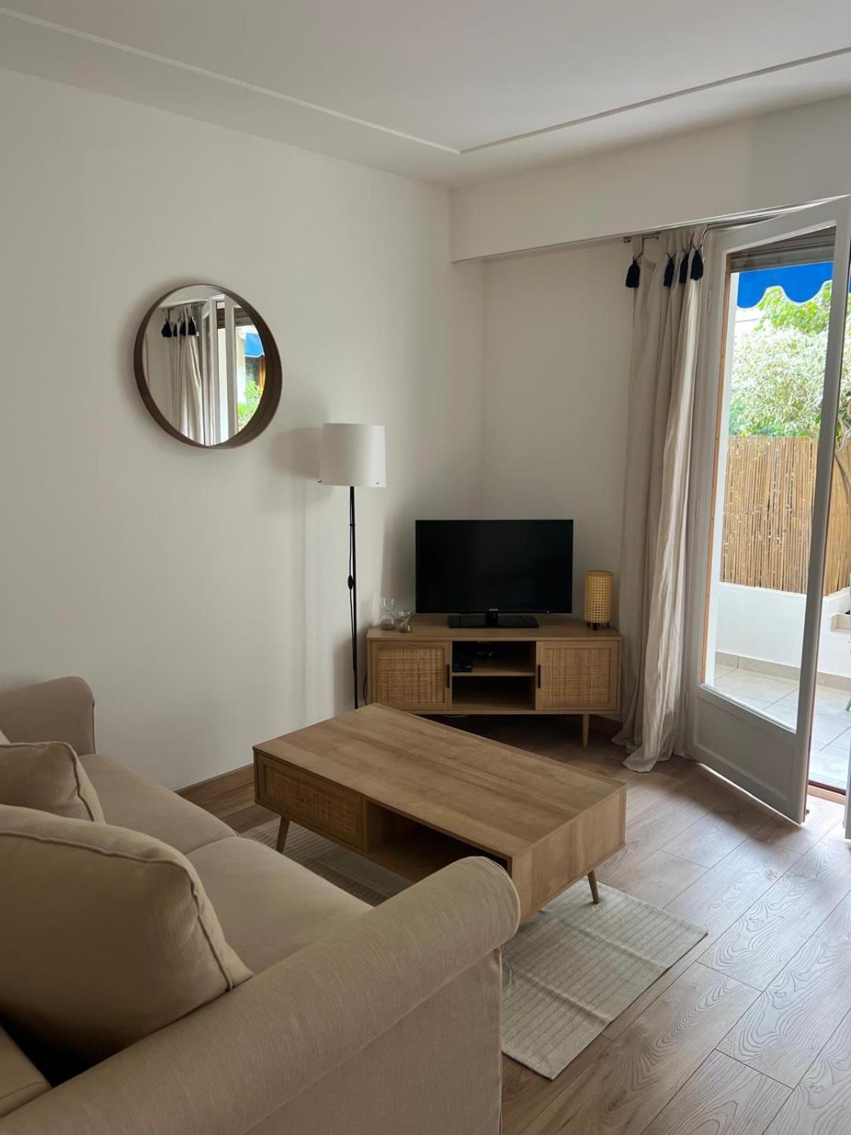 Jolie Studio En Centre-Ville Beaulieu-sur-Mer Exterior foto
